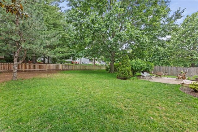 14001 W 114th Terrace, Olathe, KS 66215