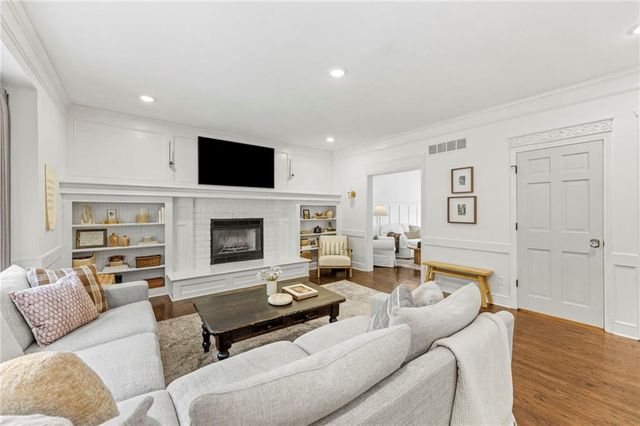 14001 W 114th Terrace, Olathe, KS 66215