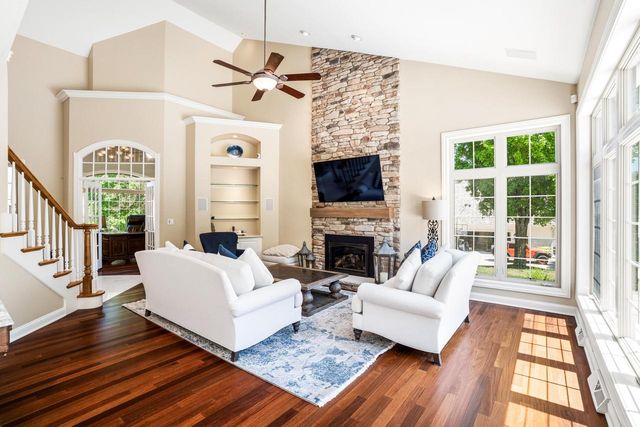1801 E Juniper WAY, Hartland, WI 53029