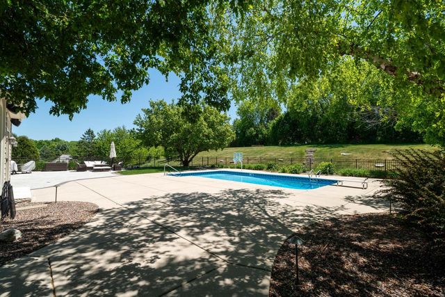 1801 E Juniper WAY, Hartland, WI 53029