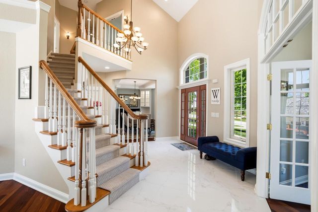 1801 E Juniper WAY, Hartland, WI 53029