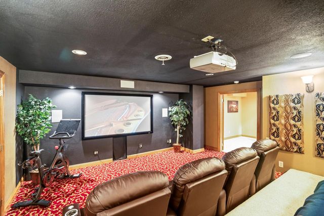 1801 E Juniper WAY, Hartland, WI 53029