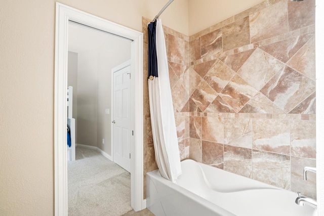 1801 E Juniper WAY, Hartland, WI 53029