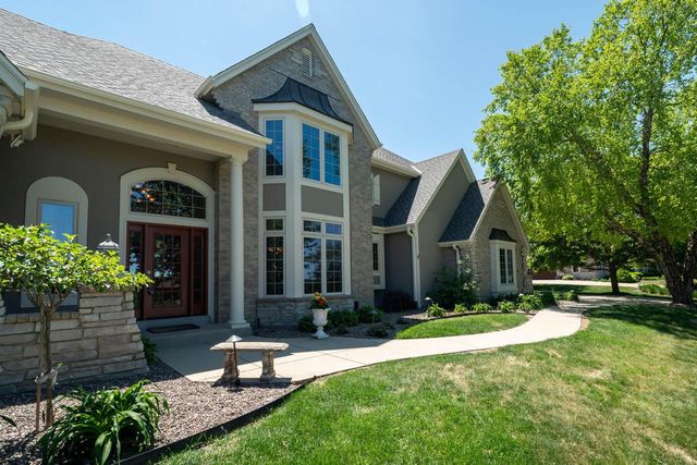 1801 E Juniper WAY, Hartland, WI 53029