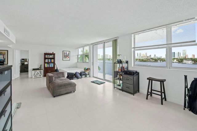 16558 NE 26th Avenue 6c, North Miami Beach, FL 33160