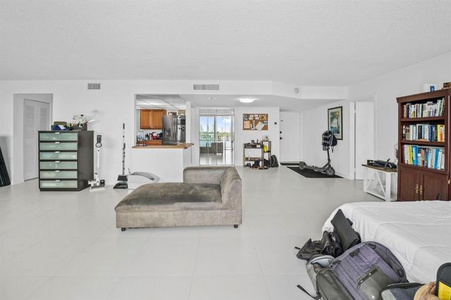 16558 NE 26th Avenue 6c, North Miami Beach, FL 33160
