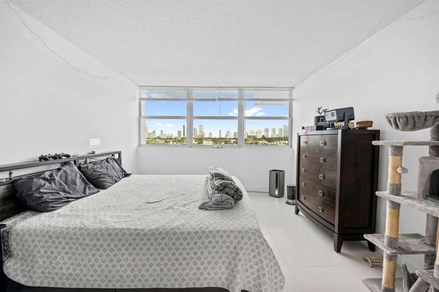 16558 NE 26th Avenue 6c, North Miami Beach, FL 33160