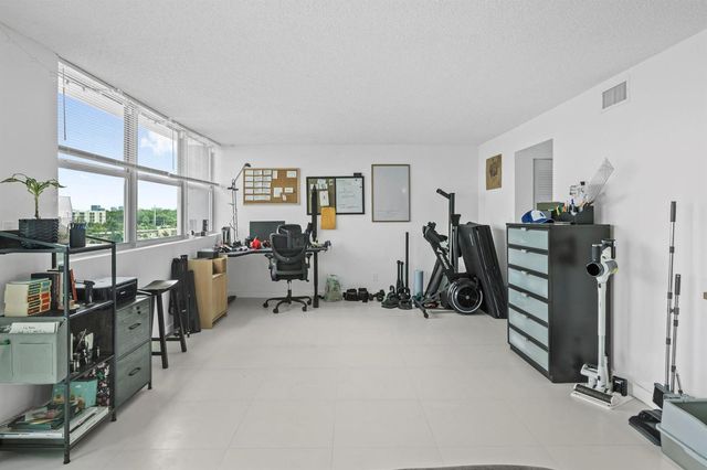 16558 NE 26th Avenue 6c, North Miami Beach, FL 33160