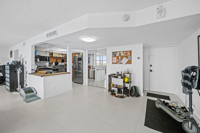 16558 NE 26th Avenue 6c, North Miami Beach, FL 33160