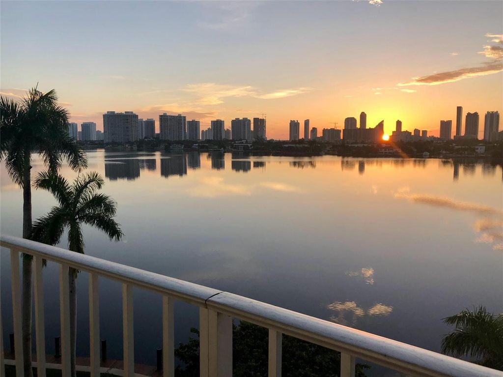 16558 NE 26th Avenue 6c, North Miami Beach, FL 33160