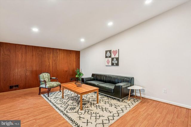 420 LAMBERTON DR, Silver Spring, MD 20902