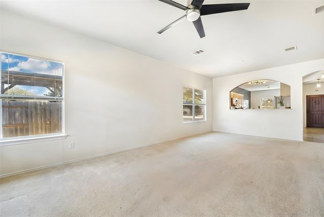 112 Flinn ST, Hutto, TX 78634