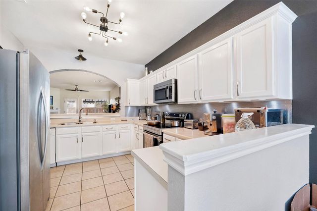 112 Flinn ST, Hutto, TX 78634