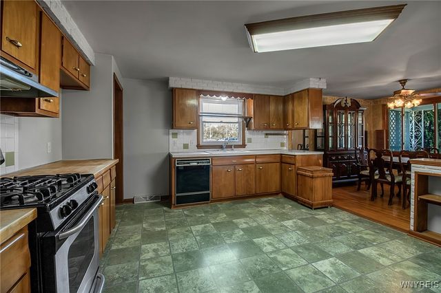 319 S Creek Drive, Cheektowaga, NY 14043