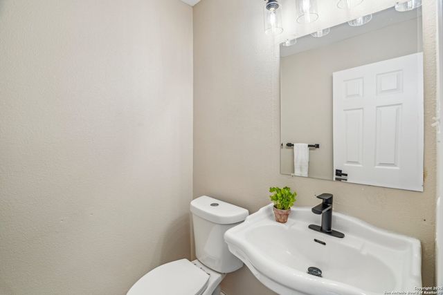 7230 SUNRISE LK, San Antonio, TX 78244