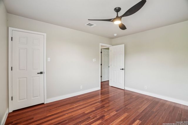 7230 SUNRISE LK, San Antonio, TX 78244