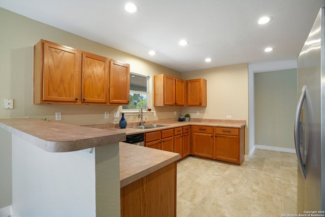 7230 SUNRISE LK, San Antonio, TX 78244