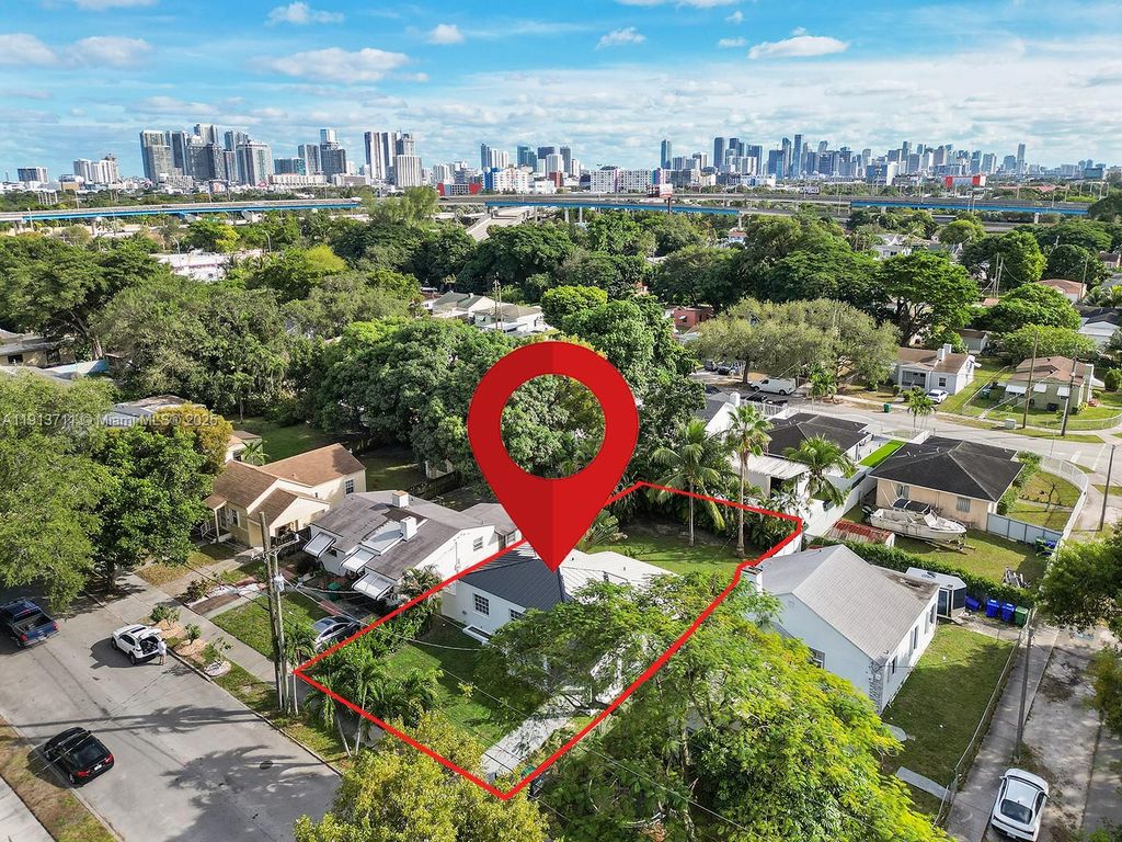 794 NW 45th St, Miami, FL 33127