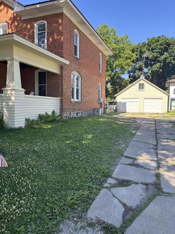 120 S Washington STREET, Elkhorn, WI 53121