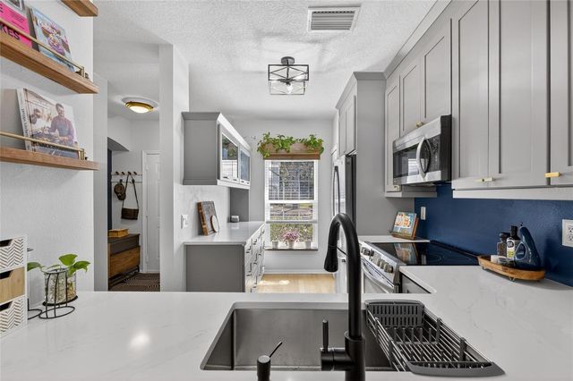 2437 LAKE WOODBERRY CIRCLE, Brandon, FL 33510