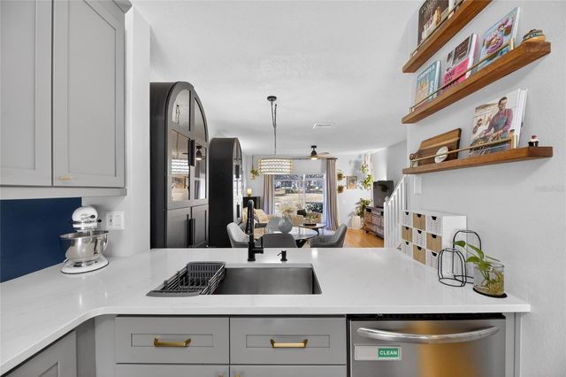 2437 LAKE WOODBERRY CIRCLE, Brandon, FL 33510