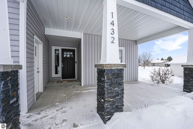 1432 Bee Court, Traverse City, MI 49696