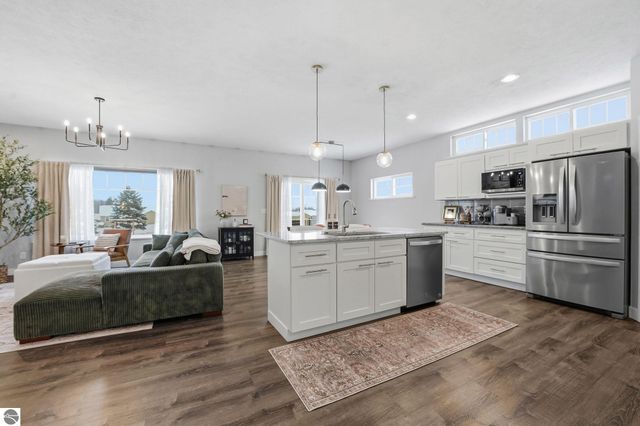 1432 Bee Court, Traverse City, MI 49696