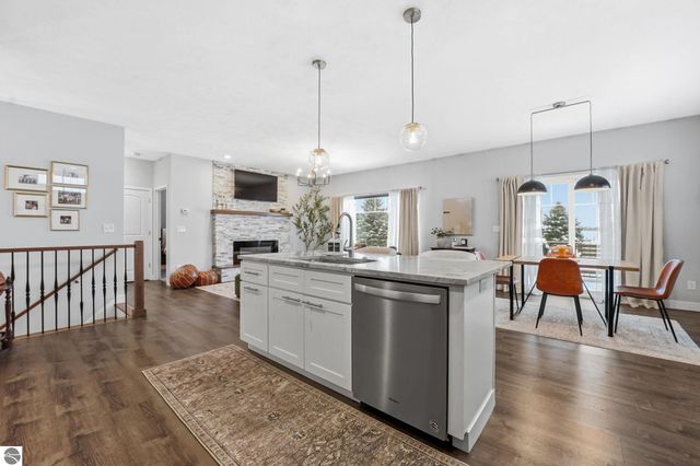 1432 Bee Court, Traverse City, MI 49696