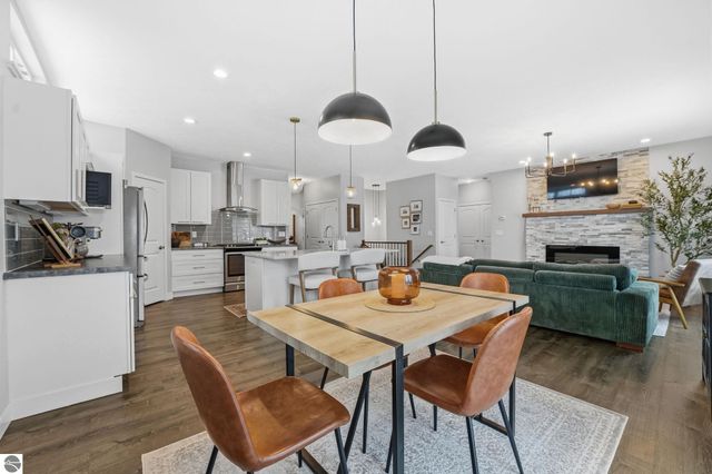 1432 Bee Court, Traverse City, MI 49696