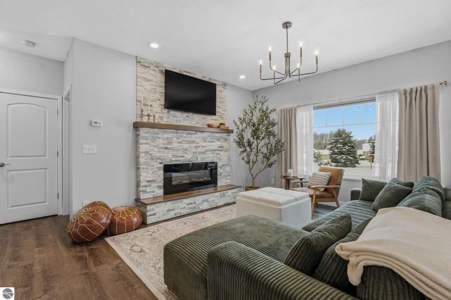 1432 Bee Court, Traverse City, MI 49696