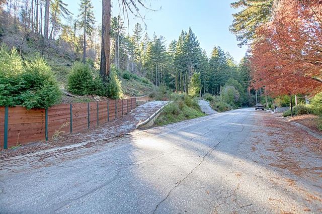 315 Lake Drive, Boulder Creek, CA 95006