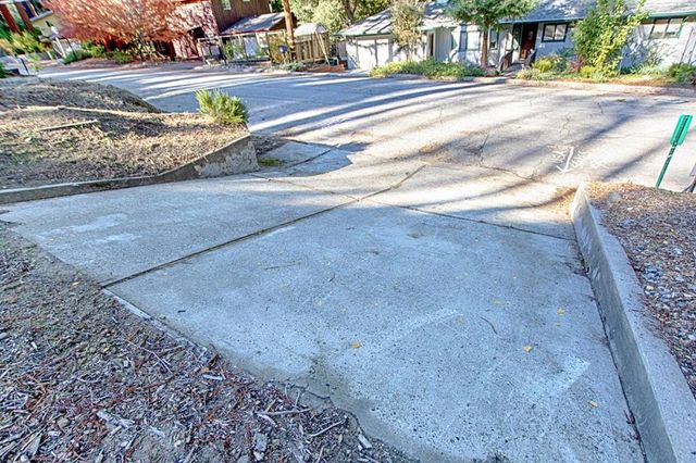 315 Lake Drive, Boulder Creek, CA 95006