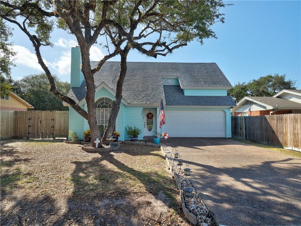 230 Winding Way, Rockport, TX 78382 — exterior