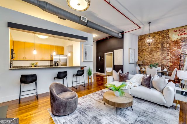 600 College Street 101, Atlanta, GA 30354