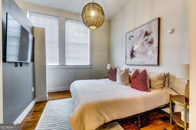 600 College Street 101, Atlanta, GA 30354