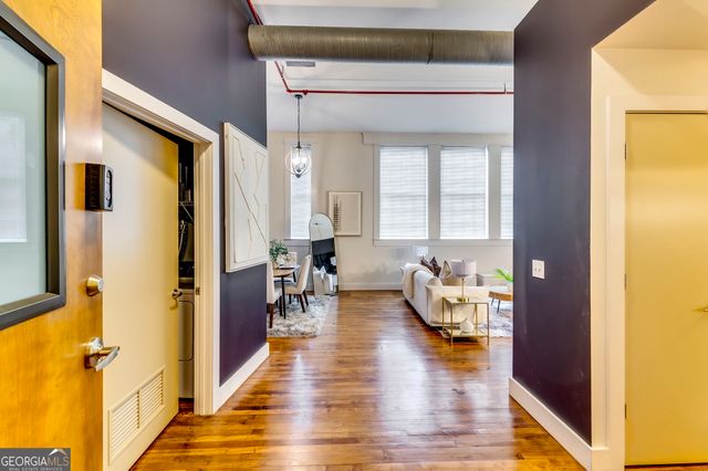 600 College Street 101, Atlanta, GA 30354