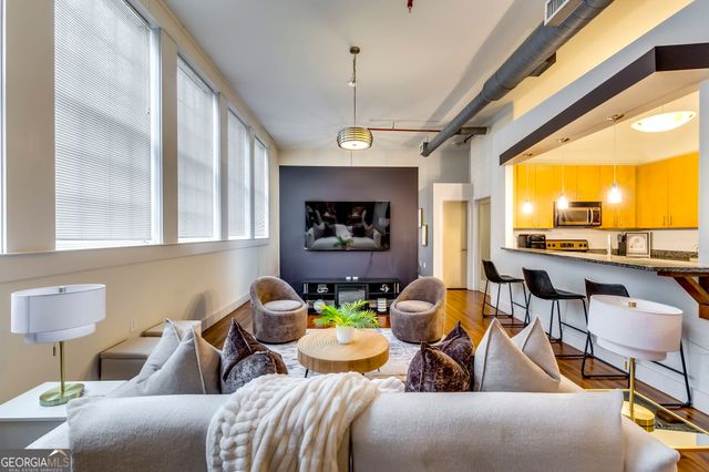 600 College Street 101, Atlanta, GA 30354