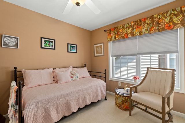 7 Dornoch Cir 7, Chelmsford, MA 01863