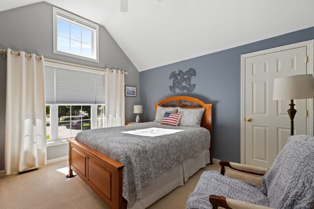 7 Dornoch Cir 7, Chelmsford, MA 01863