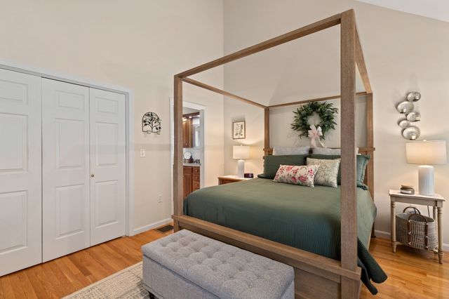 7 Dornoch Cir 7, Chelmsford, MA 01863