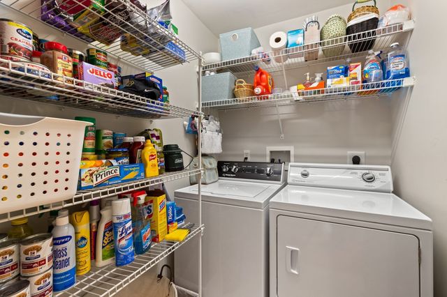 7 Dornoch Cir 7, Chelmsford, MA 01863