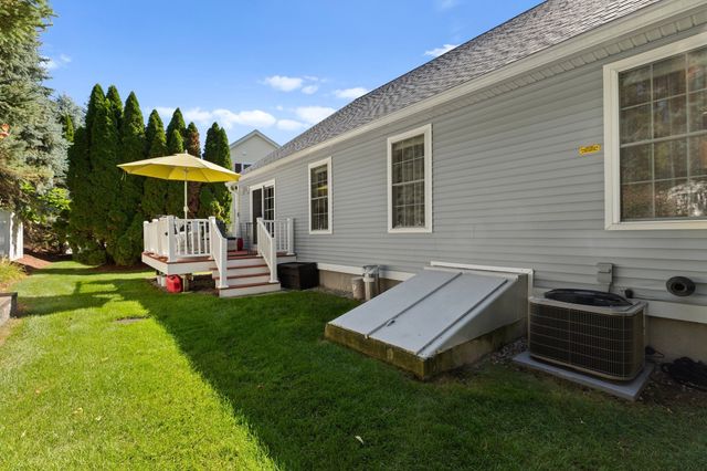 7 Dornoch Cir 7, Chelmsford, MA 01863