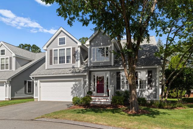 7 Dornoch Cir 7, Chelmsford, MA 01863
