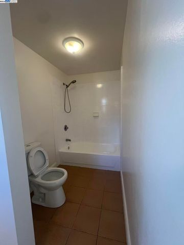 505 Nevin Ave, Richmond, CA 94801