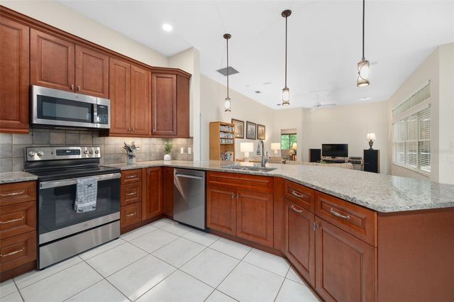9325 SW 35TH LANE, Gainesville, FL 32608