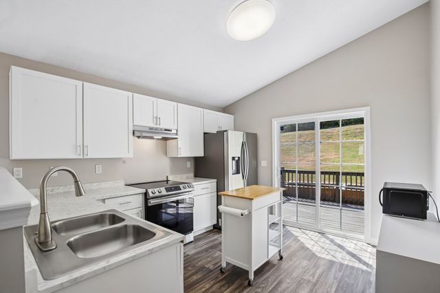 677 Belgium Dr, Hermitage, TN 37076