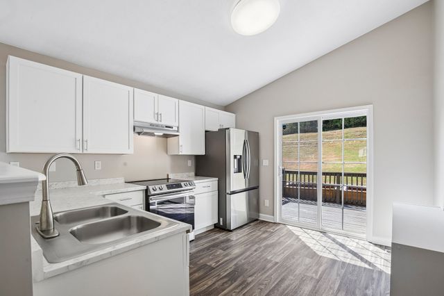 677 Belgium Dr, Hermitage, TN 37076