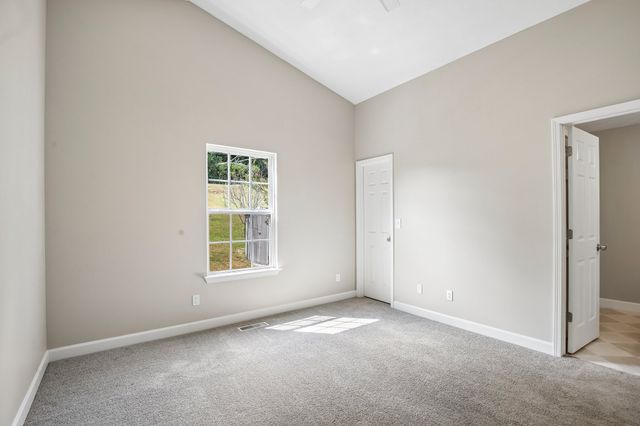 677 Belgium Dr, Hermitage, TN 37076