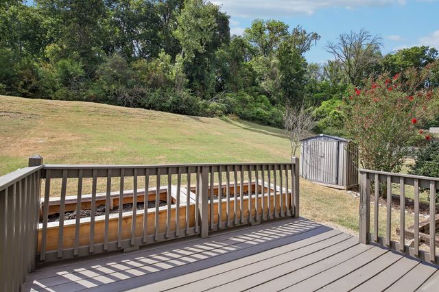 677 Belgium Dr, Hermitage, TN 37076
