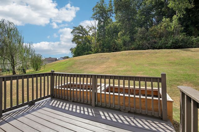 677 Belgium Dr, Hermitage, TN 37076